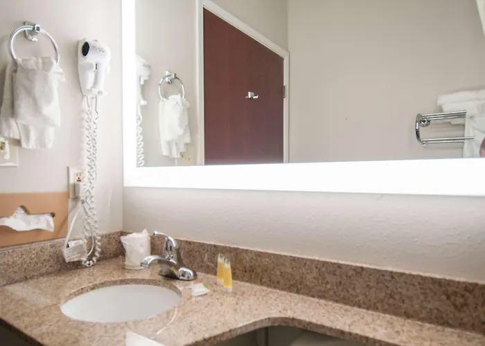 Microtel And 3* Lafayette