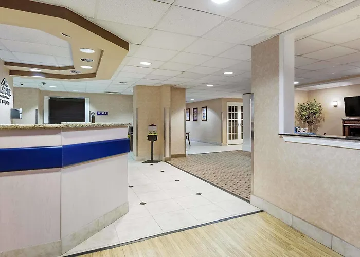 Microtel And 3* Lafayette