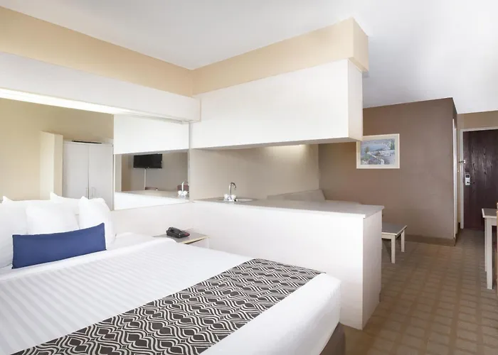 Hotel Microtel And 3*